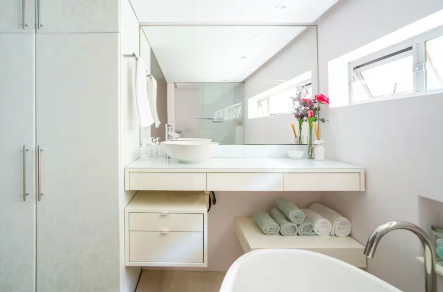 2 Bedroom Property for Sale in Vredehoek Western Cape